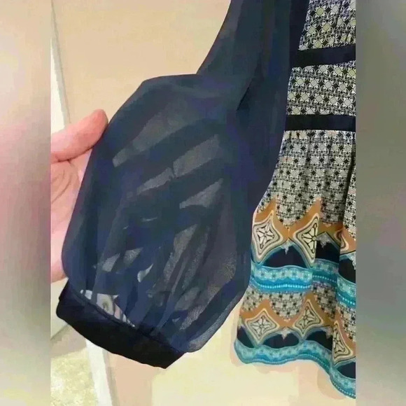 BCBGeneration Crepe & Chiffon Dress size 8 - Picture 6 of 8